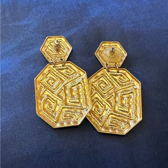 gold tone post statement earrings - Picture 5 of 6